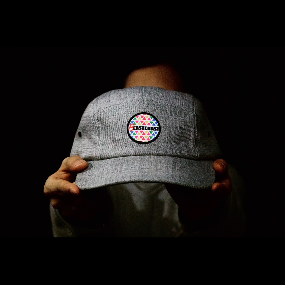 5 Panel Caps w/ leather strap & green brim